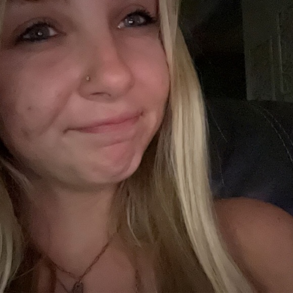 Meet your Posher, Ava - Picture 3 of 3